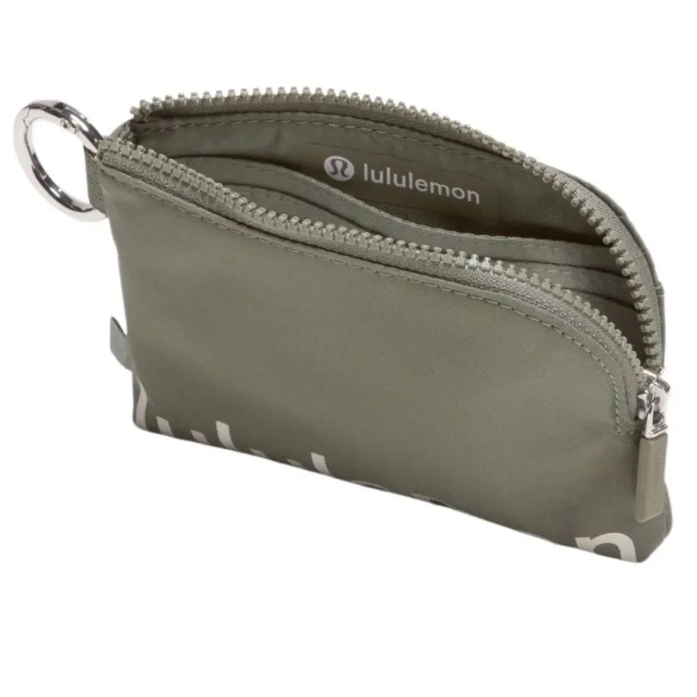 Lululemon Clippable Card Pouch Grey Sage / Light Ivory